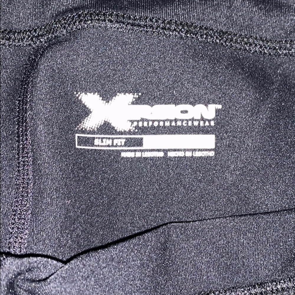 Xersion Slim Fit workout capris - Picture 2 of 4